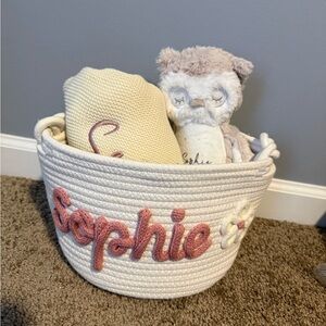 Personalized baby Basket with Pink Embroidery
